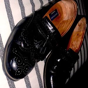 12 men’s Bostonian Classics black tassel loafers